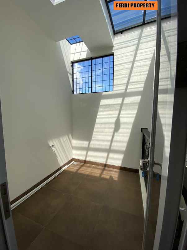 rumah minimalis 2 lantai cluster baru dan elite