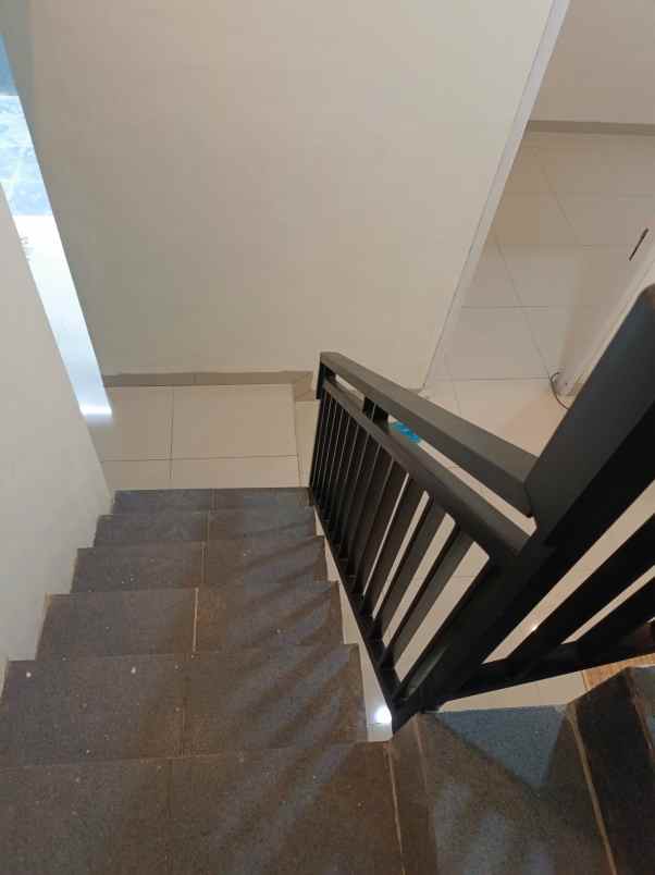 rumah minimalis harga ekonomis di cinere depok