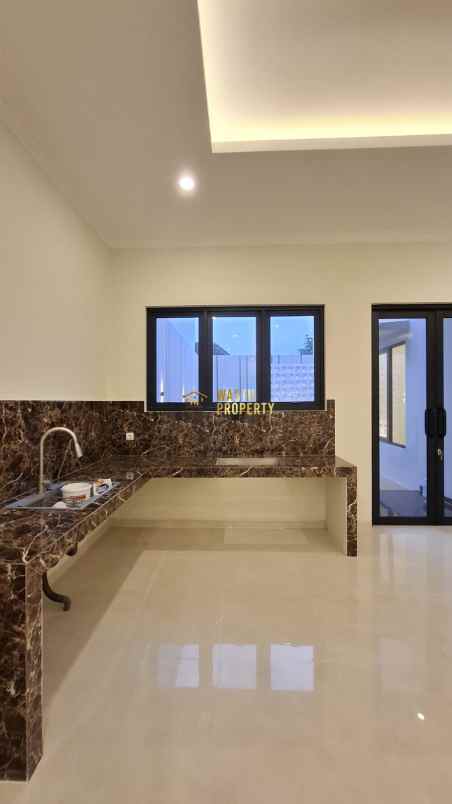 rumah modern 2 lantai dekat ke exit tol purwomartani