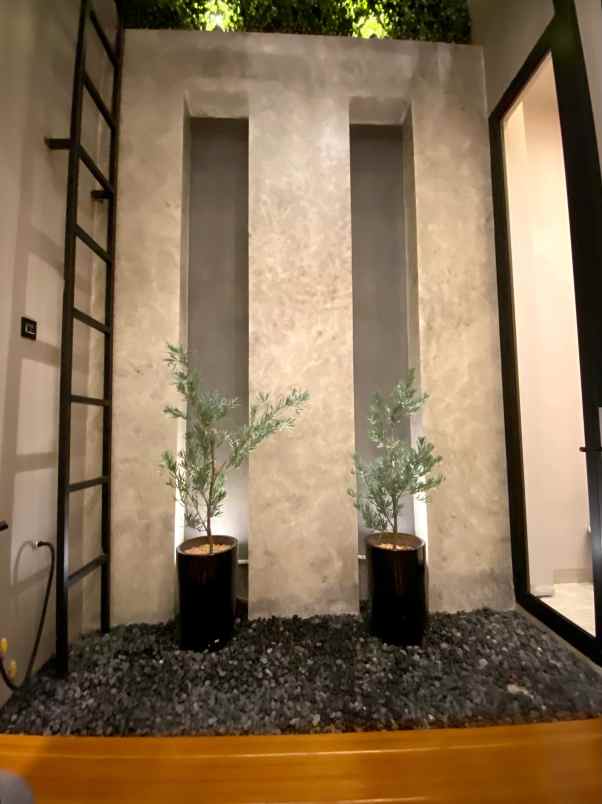 rumah modern 2 lantai full furnish mewah strategis