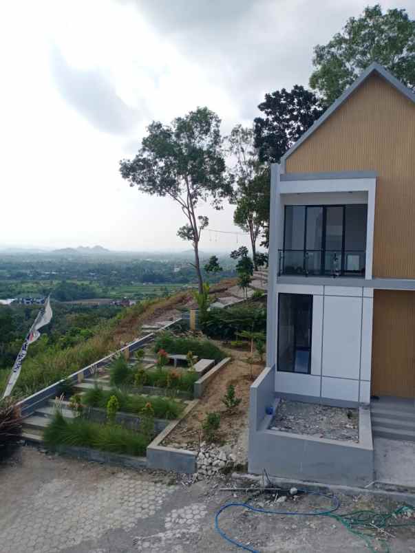 rumah modern dengan tanah luas di gamping