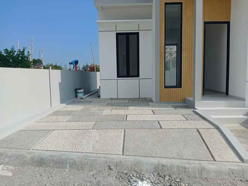 rumah modern dengan tanah luas di gamping