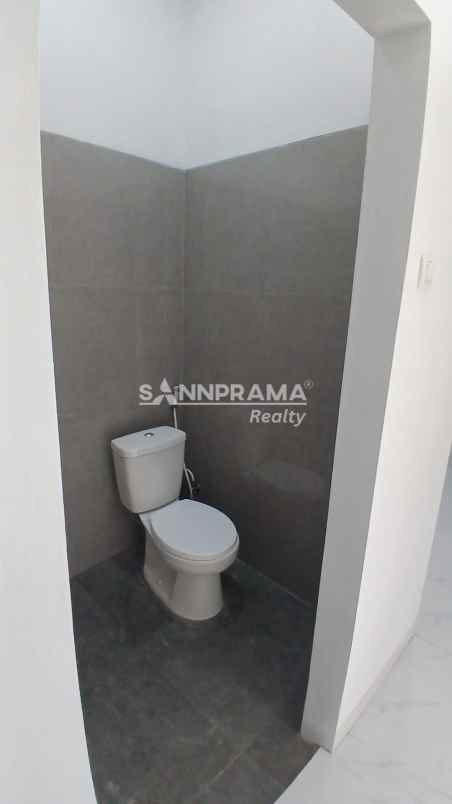 rumah modern tropis di perumnas depok 1