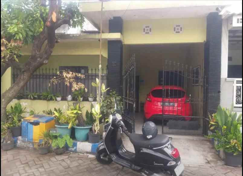 Rumah Murah Siap Huni Dua Lantai Kutisari Surabaya