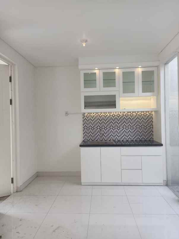 rumah new 2 lantai cluster adelaide