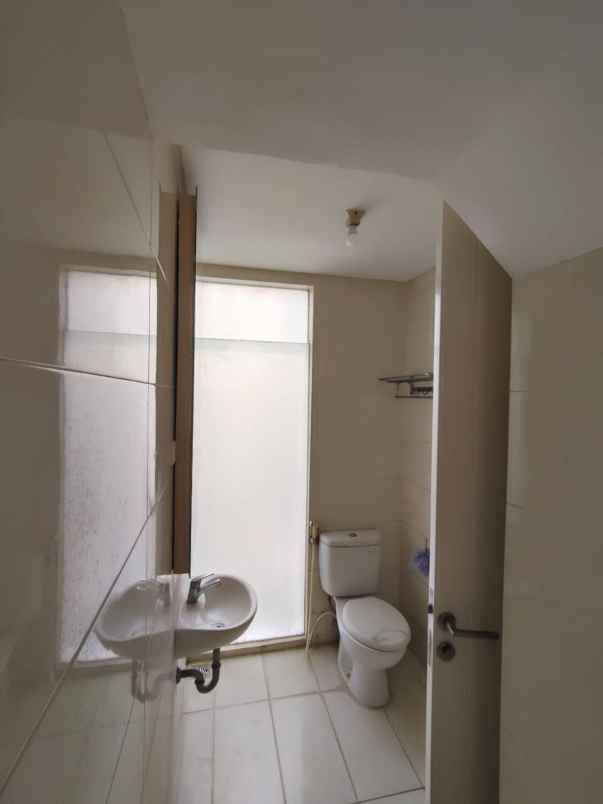 rumah pakuwon city zimbali costa row jalan 2 mobil