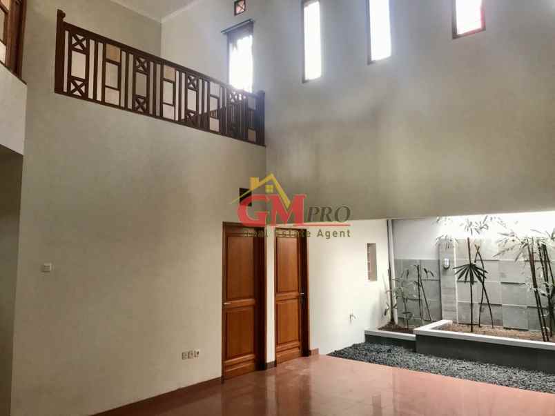 rumah parahyangan rumah villa