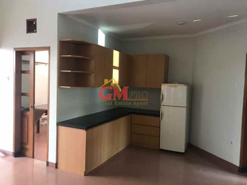 rumah parahyangan rumah villa