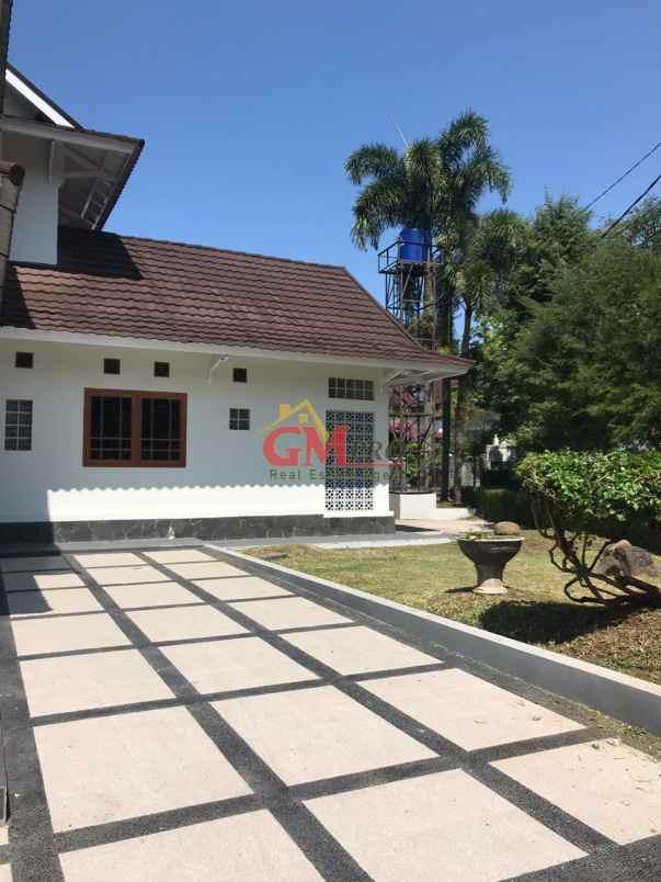 rumah parahyangan rumah villa