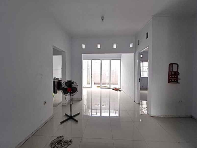 rumah perumahan metland menteng cakung jakarta timur