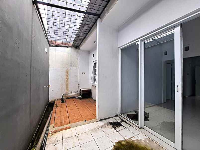 rumah perumahan metland menteng cakung jakarta timur