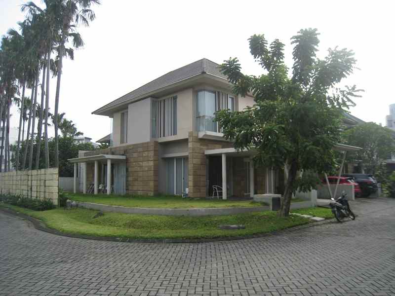 rumah royal residence cluster