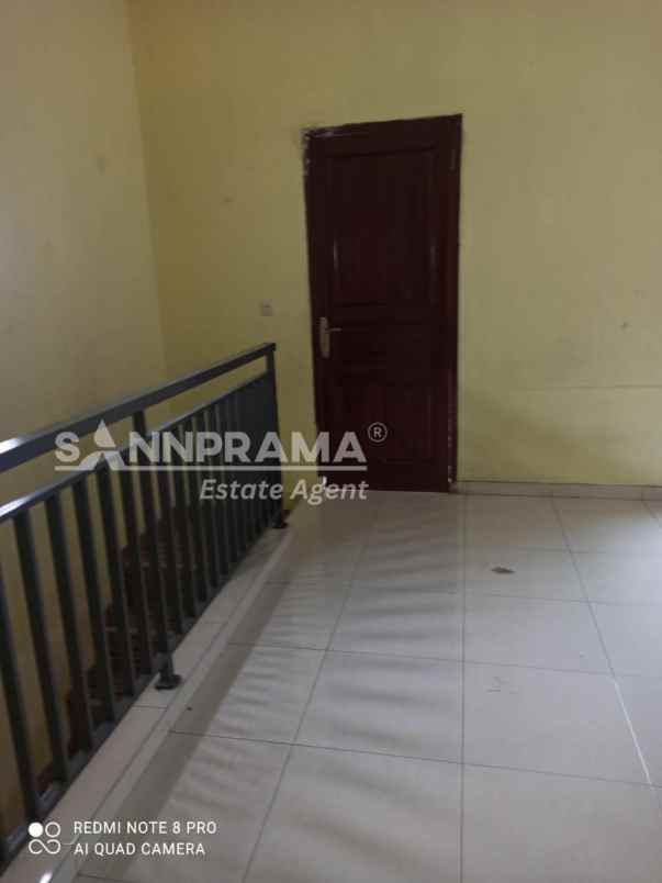 rumah second 2 lantai ciledug rn