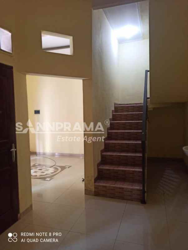 rumah second 2 lantai ciledug rn