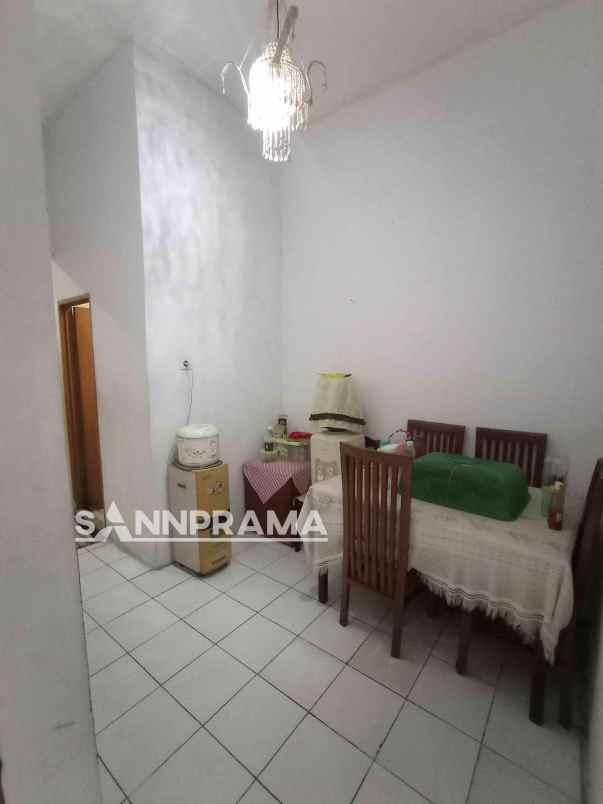 rumah second dekat polsek pancoran mas rohkus