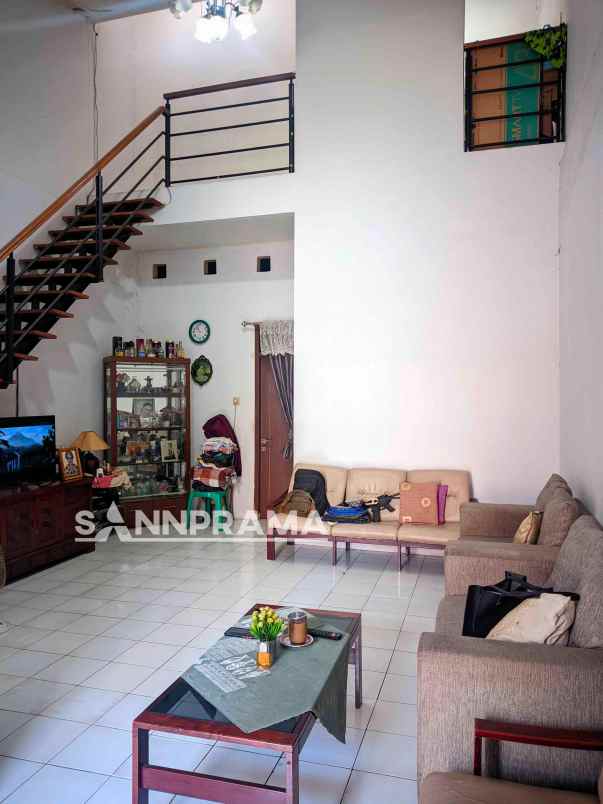 rumah second dekat polsek pancoran mas rohkus