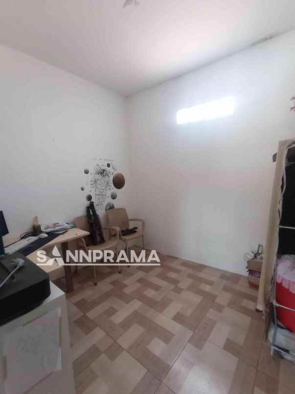 rumah second dekat polsek pancoran mas rohkus