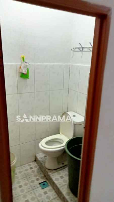 rumah second dekat polsek pancoran mas rohkus