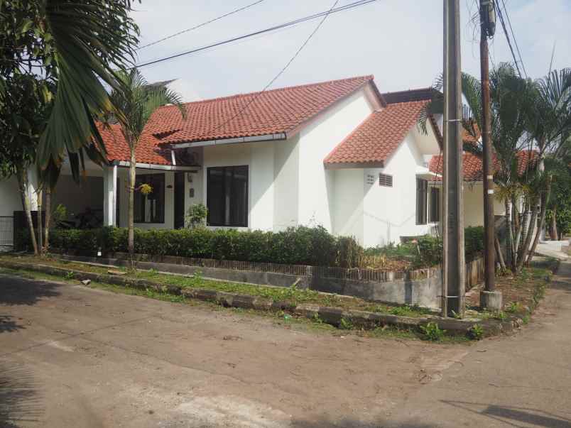 rumah second tanah luas di puri anggrek mas depok
