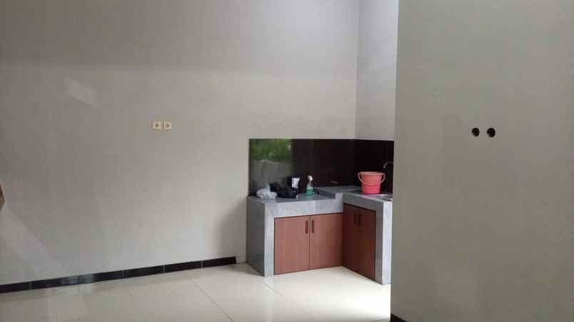 rumah second terawat dan siap huni di solo utara