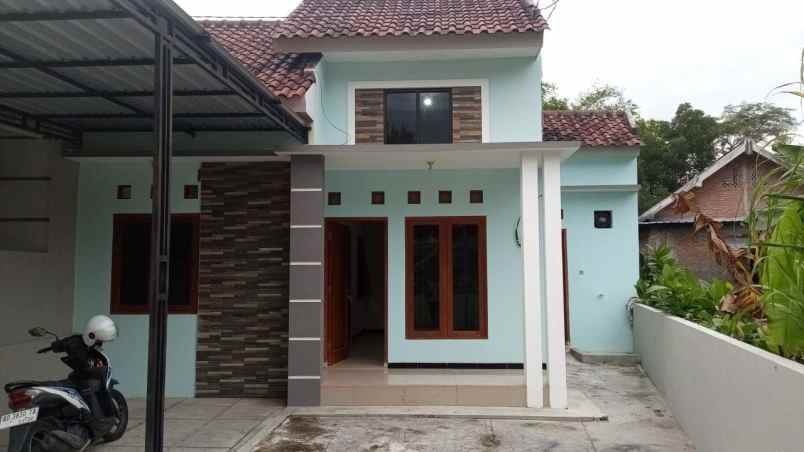rumah second terawat dan siap huni di solo utara