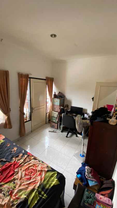 rumah secondary dalam cluster di pondok aren tangsel