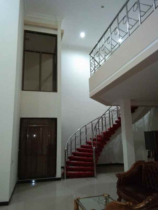 rumah semi furnish di dharma husada indah