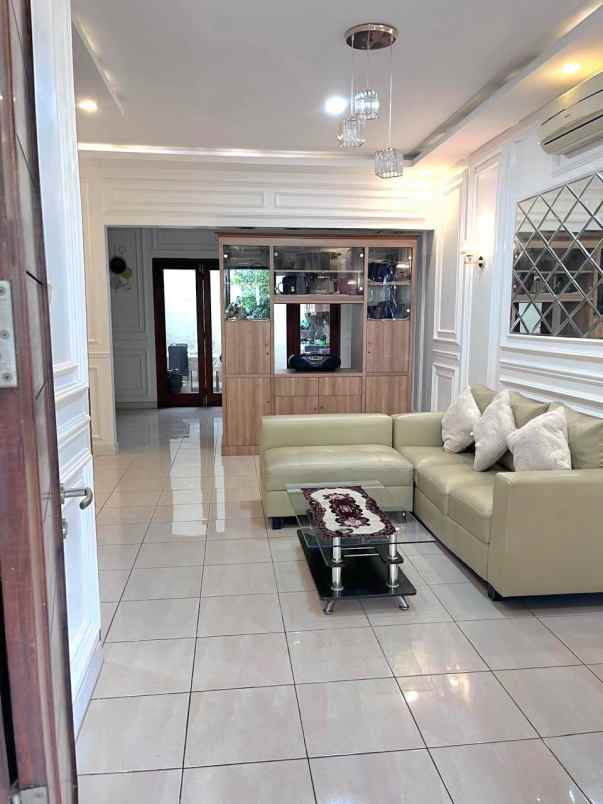 rumah siap huni di cluster aralia harapan indah bekasi
