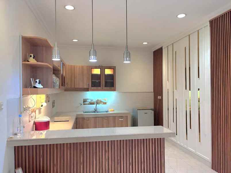 rumah siap huni di cluster aralia harapan indah bekasi