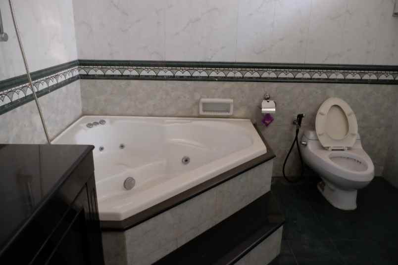 rumah singgasana pradana