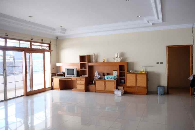 rumah singgasana pradana