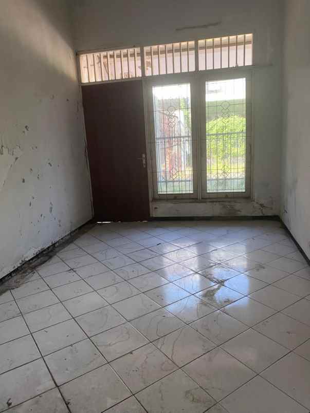 rumah siwalankerto permai hadap selatan