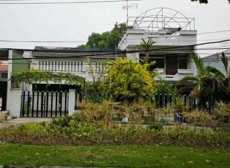 rumah strategis luas rungkut 15x40 lt 600 shm 11m nego