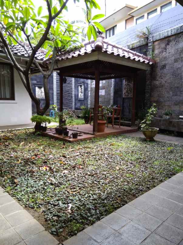 rumah tinggal di bintaro jaya