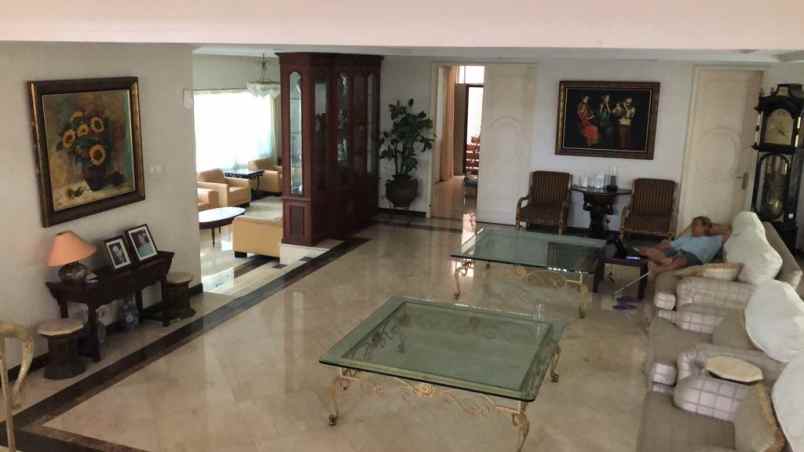 rumah tua terawat di cipete selatan