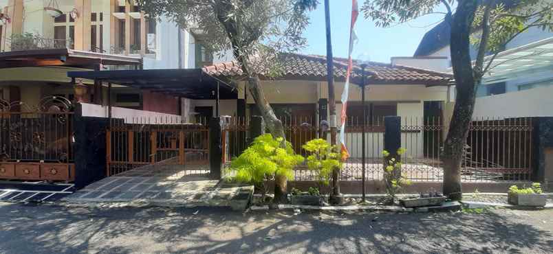 rumah view taman dan play ground di arcamanik bandung