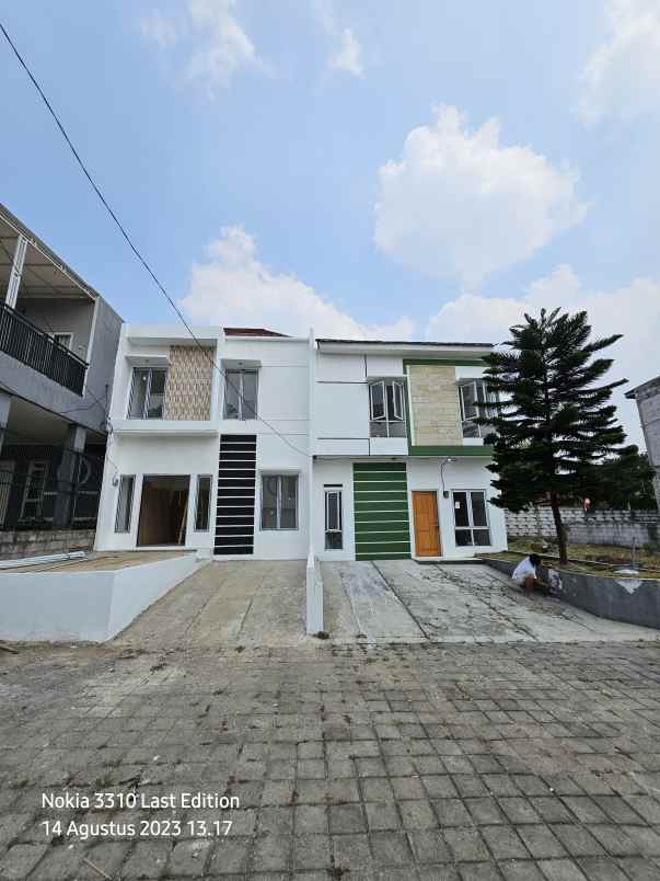 siap huni rumah cluster desain japanese dekat stasiun