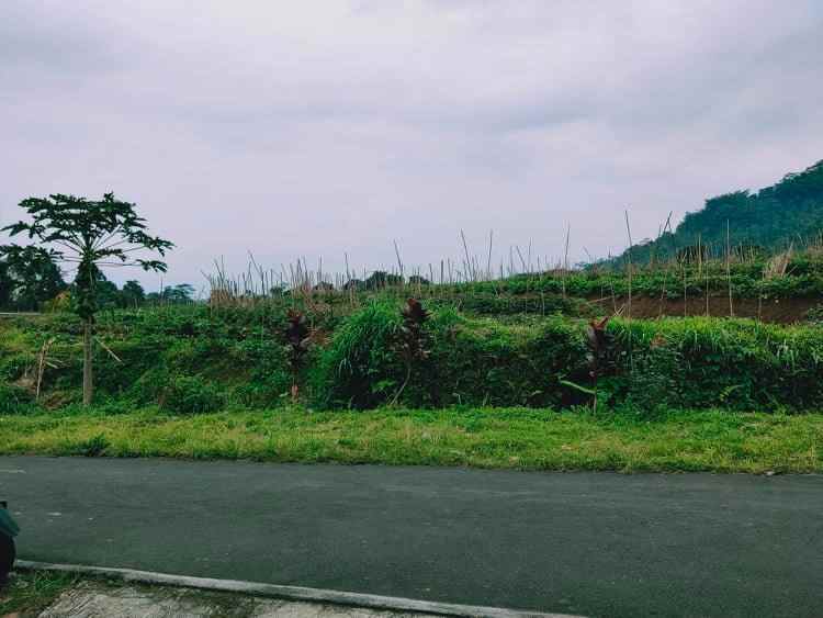 tanah dekat pasar kemuning