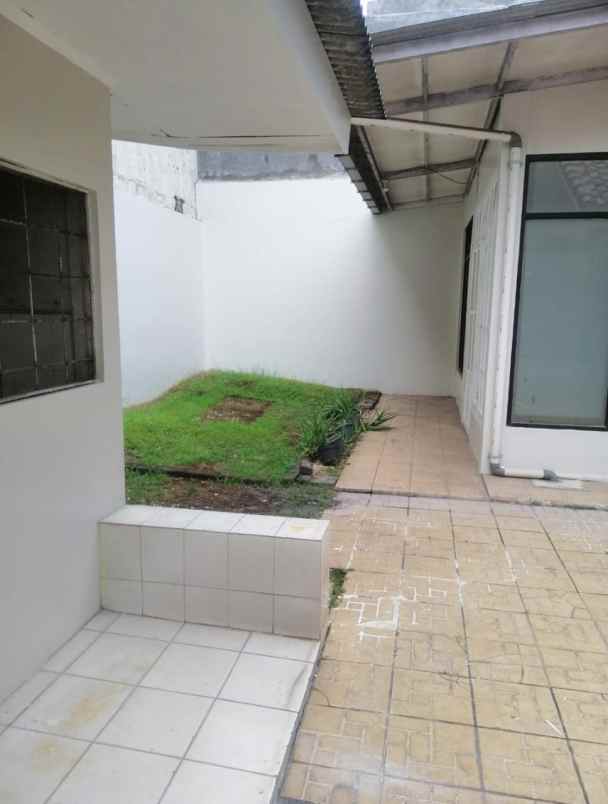 turun harga legenda wisata cibubur boulevard utama