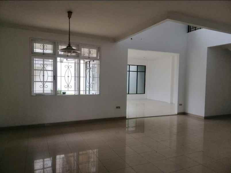 turun harga legenda wisata cibubur boulevard utama