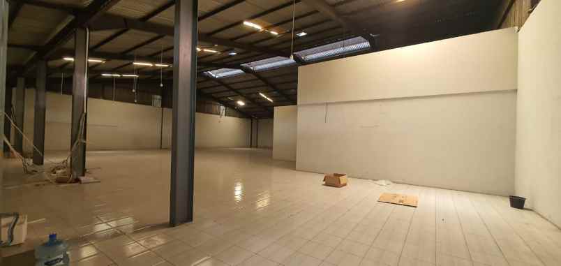 di sewakan gudang tandes surabaya