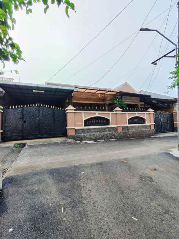 dijual cepat rumah bagus luas di jatiwaringin bekasi