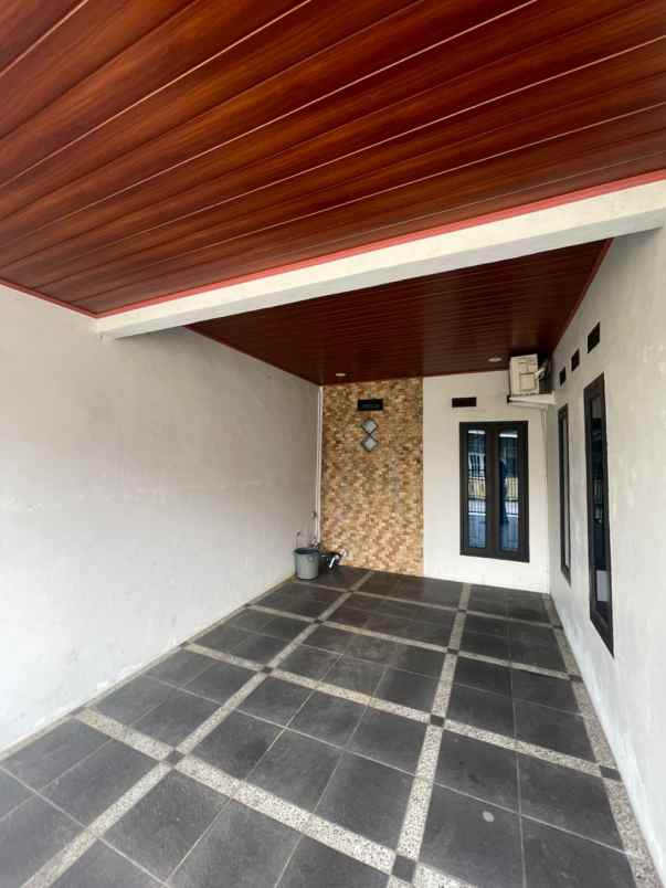 dijual cepat rumah cantik belakang d oven bakery panam