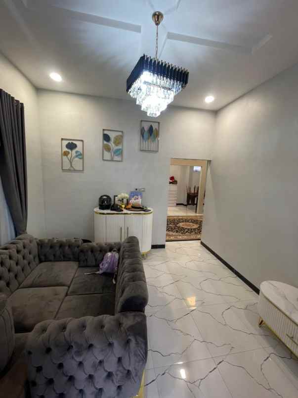 dijual cepat rumah cantik belakang d oven bakery panam