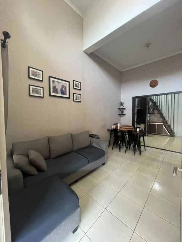 dijual cepat rumah dalam cluster dekat lippo cikarang