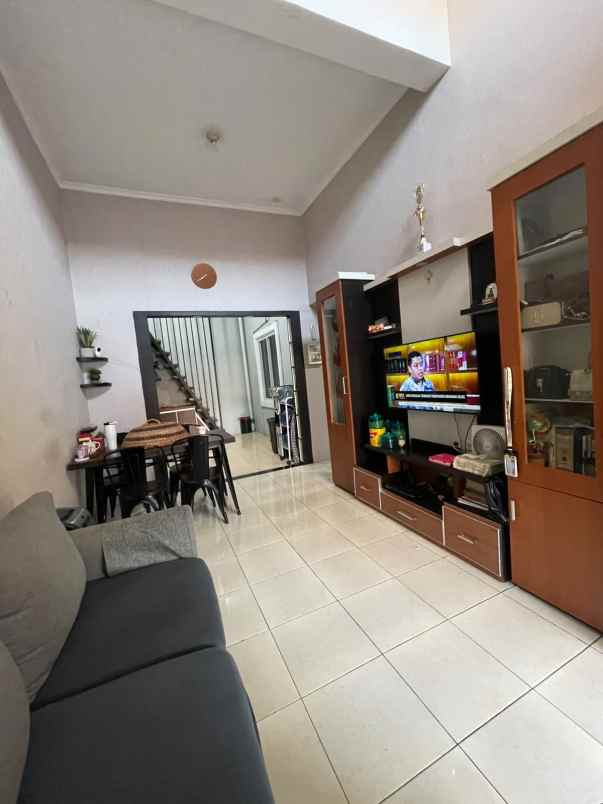 dijual cepat rumah dalam cluster dekat lippo cikarang