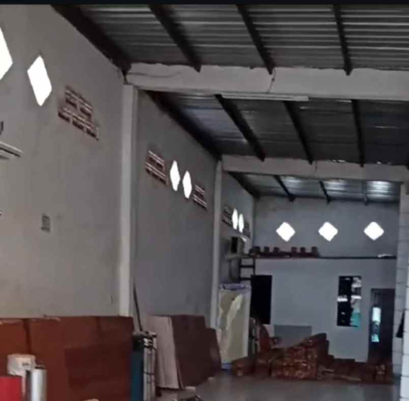 dijual disewakan gudang sepat lidah kulon