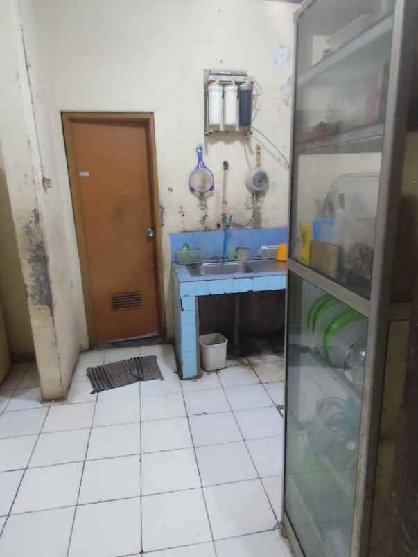 dijual disewakan workshop rumah strategis di jagakarsa