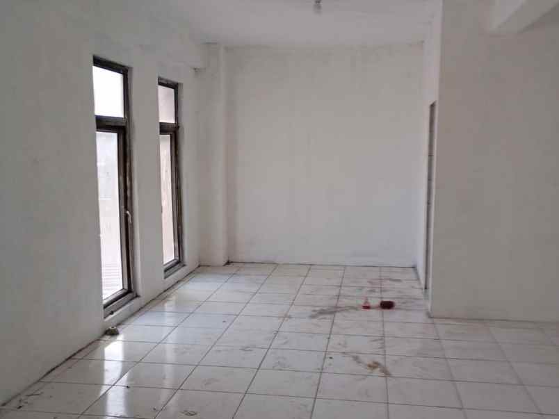 dijual gudang cemara cahaya mas