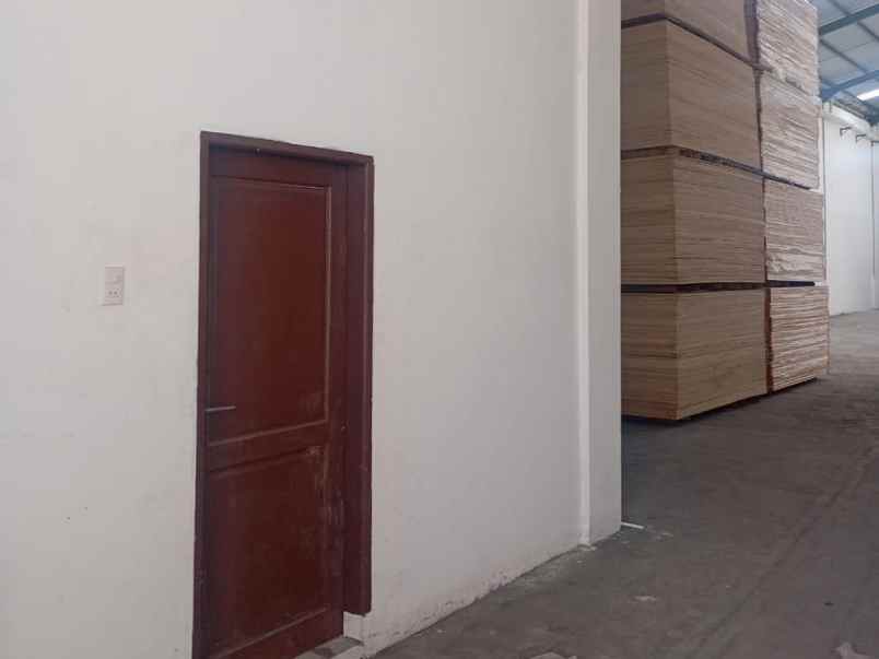 dijual gudang cemara cahaya mas